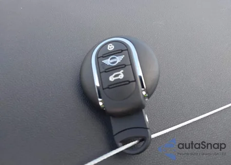 2017 Mini Clubman Cooper z USA, uszkodzony, nr VIN WMWLN5C36H2E33145